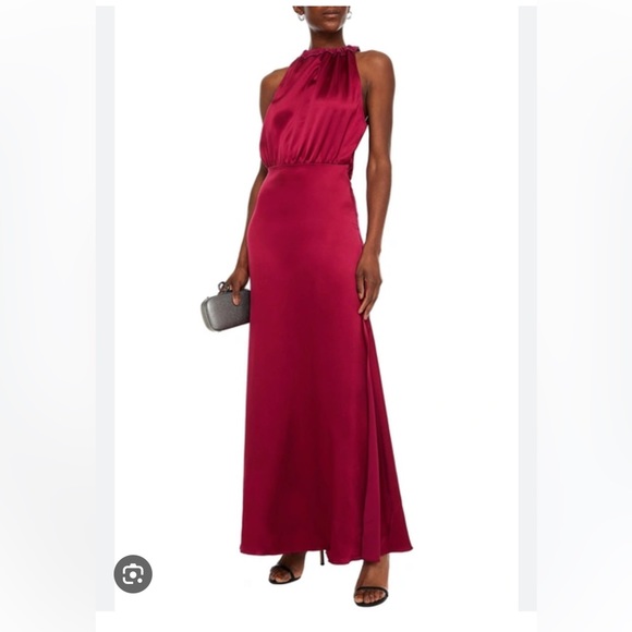 New with tags Les Heroines Satin Crepe Gown in Magenta - Picture 1 of 4